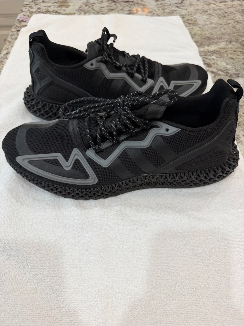 Men’s Adidas Black 3D-Print Sole Athletic Sneakers super comfortable!